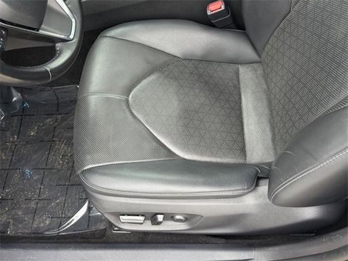 Used 2020 Toyota Camry XSE image 16