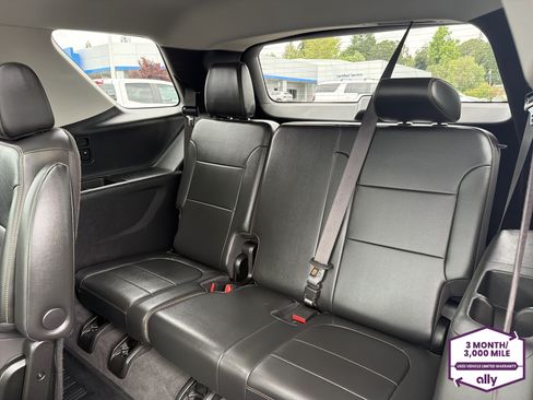 Used 2020 Chevrolet Traverse LT w/ LPO, Midnight Edition AWD/4WD image 12