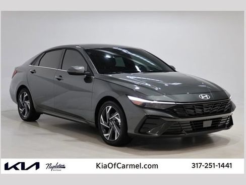 Used 2026 Hyundai Elantra Limited FWD image 1