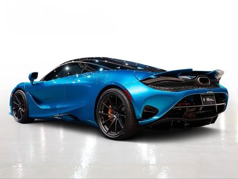 Used 2026 McLaren 750S image 2