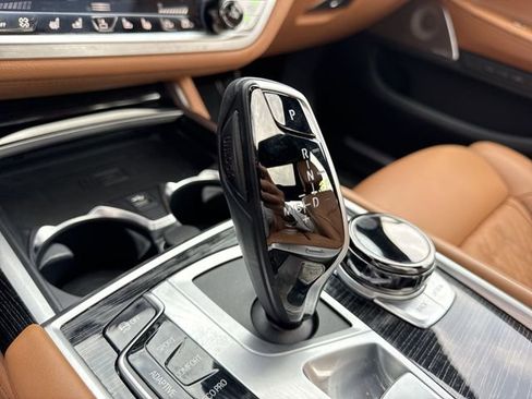 Used 2020 BMW 750i xDrive AWD/4WD image 20