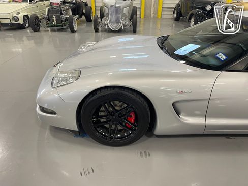 Used 2002 Chevrolet Corvette Z06 w/ Memory Pkg image 18