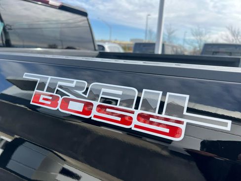 Used 2019 Chevrolet Silverado 1500 Custom Trail Boss w/ Custom Convenience Package image 5