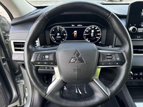 Used 2025 Mitsubishi Outlander SEL image 36