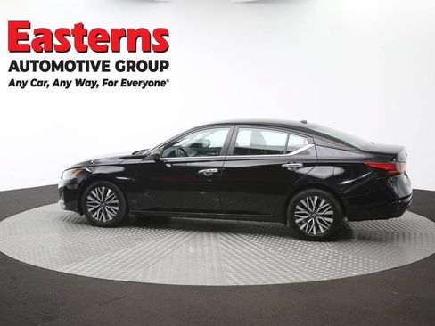 Used 2024 Nissan Altima 2.5 SV FWD image 61