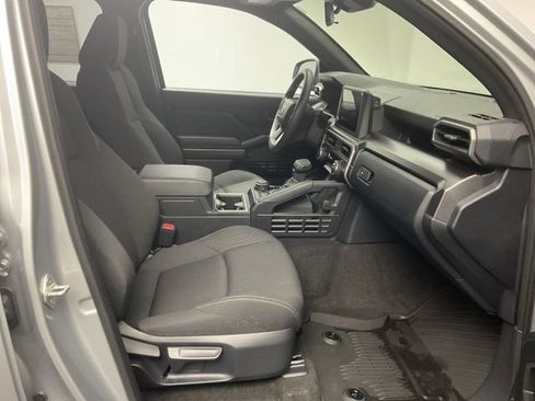 Used 2025 Toyota 4Runner SR5 image 27