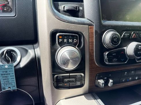Used 2017 RAM 1500 Laramie AWD/4WD image 31