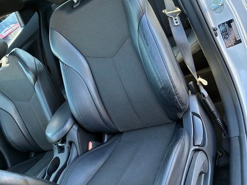 Used 2016 Hyundai Veloster w/ Option Group 02 image 14