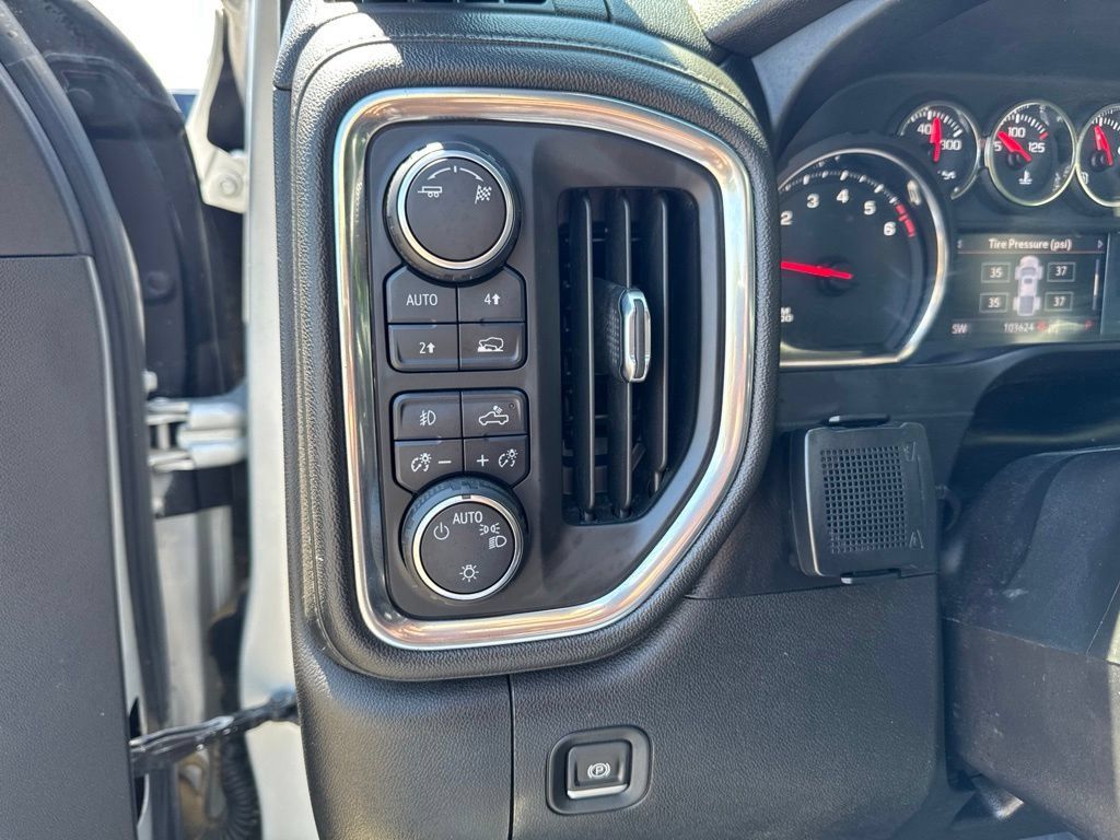 Used 2019 Chevrolet Silverado 1500 LT w/ Convenience Package AWD/4WD image 27