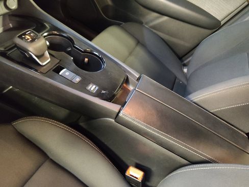 Used 2023 Nissan Rogue S image 26