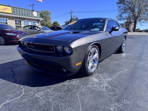 Used 2013 Dodge Challenger R/T Plus image 3