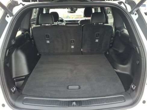 Used 2023 Jeep Grand Cherokee Altitude image 20