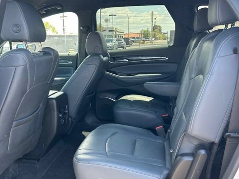 Used 2023 Buick Enclave Essence FWD image 6