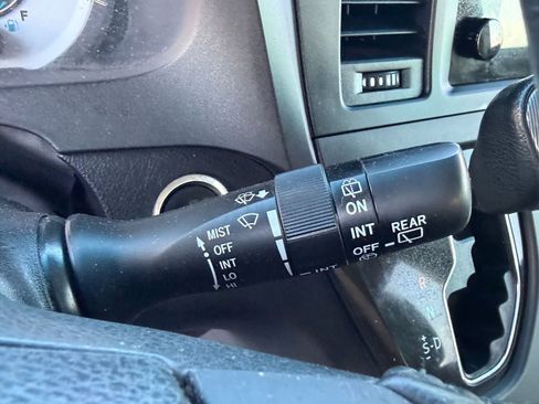 Used 2015 Toyota Sienna SE Premium FWD image 21