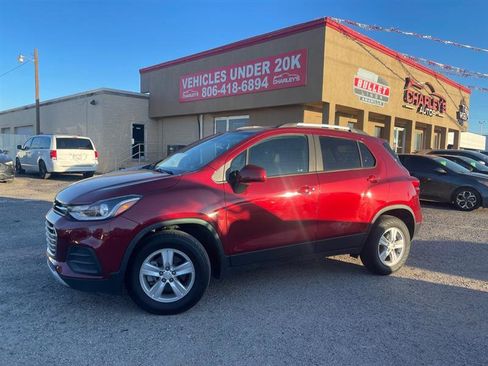 Used 2021 Chevrolet Trax LT image 1