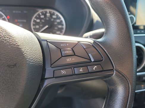 Used 2025 Nissan Sentra S image 27