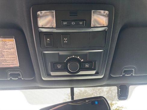 Used 2017 Toyota Tacoma TRD Off-Road image 19