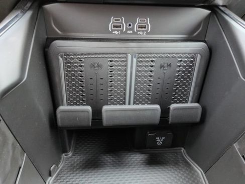 Used 2026 RAM 4500 4x4 Crew Cab DRW w/ Laramie Trim Package image 23