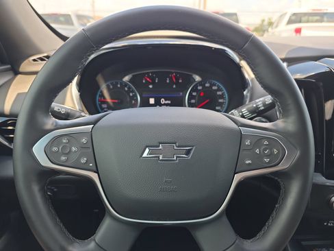 Used 2023 Chevrolet Traverse RS AWD/4WD image 19