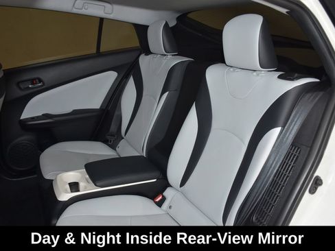 Used 2017 Toyota Prius Prime Advanced FWD image 28
