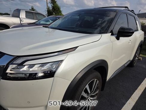 Used 2024 Nissan Pathfinder Platinum AWD/4WD image 5