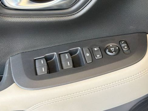 Certified 2024 Honda HR-V LX image 13