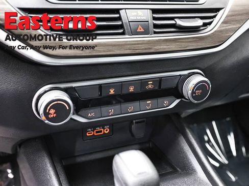 Used 2025 Nissan Altima 2.5 SV FWD image 20