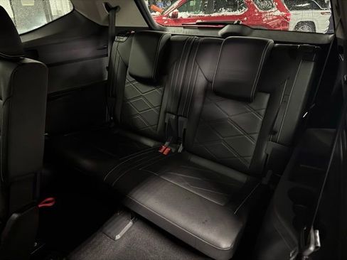 Used 2025 Volkswagen Atlas SE image 19