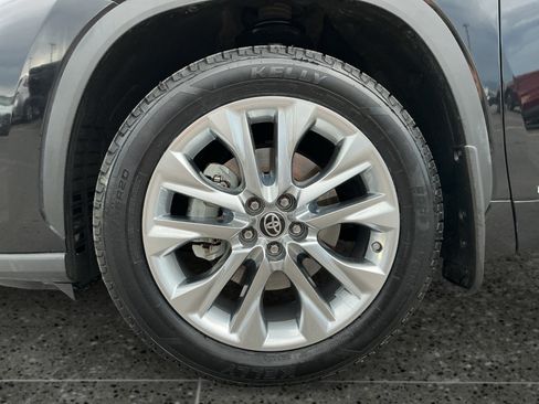 Certified 2023 Toyota Highlander Limited AWD/4WD image 14