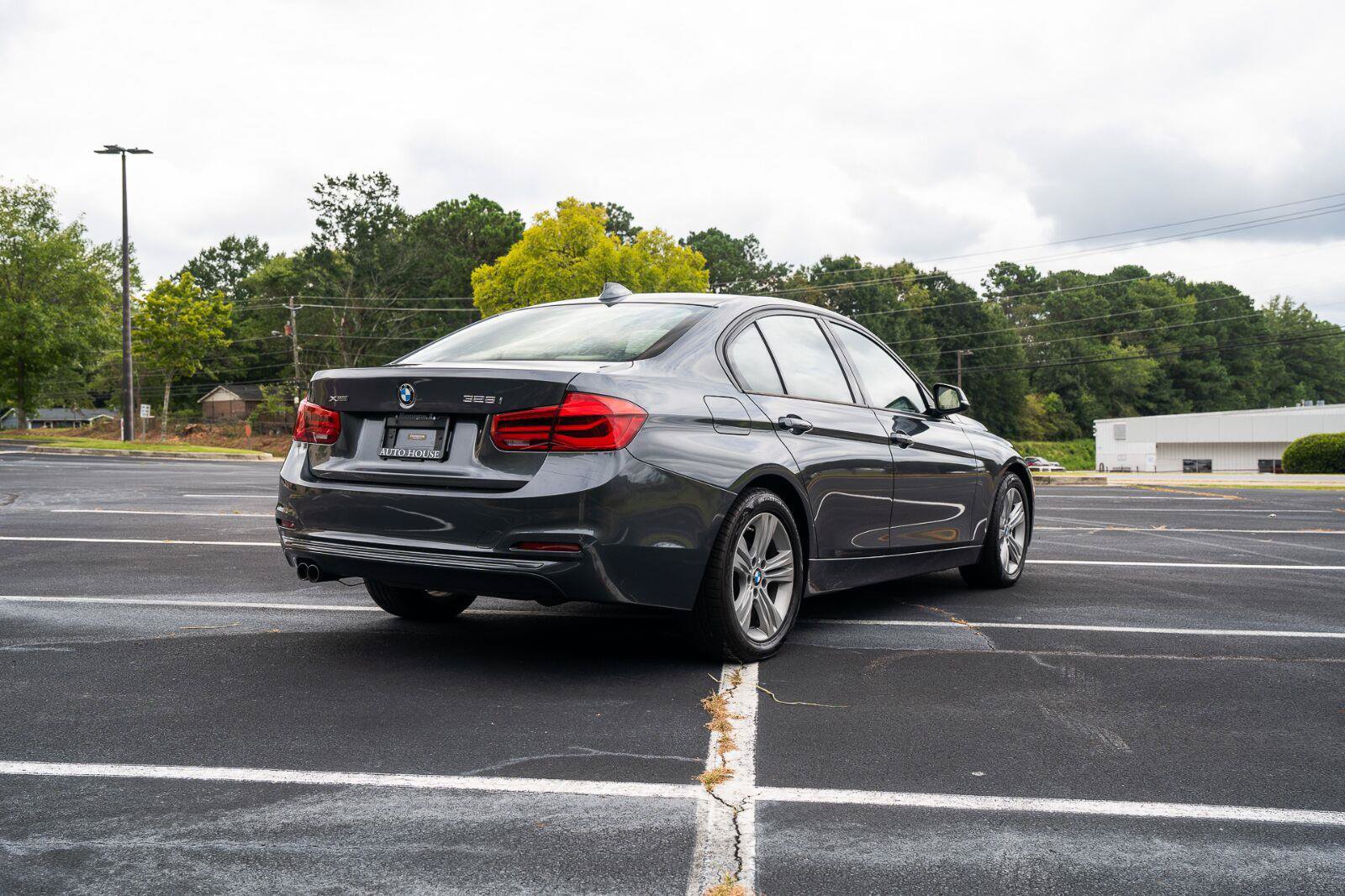 Used 2016 BMW 328i xDrive Sedan AWD/4WD image 9