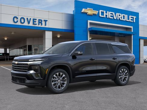 New 2026 Chevrolet Traverse LT w/ Sun and Wheel Package FWD image 2