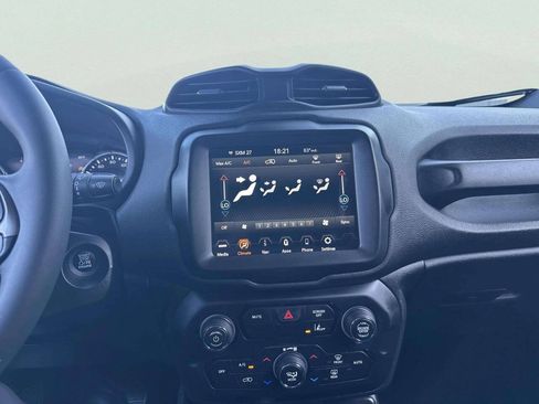 Used 2022 Jeep Renegade Latitude AWD/4WD image 14
