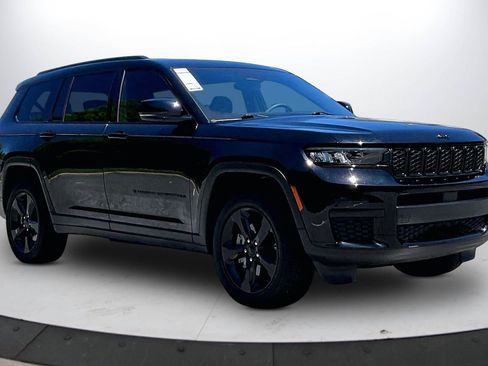 Used 2023 Jeep Grand Cherokee L Laredo AWD/4WD image 2