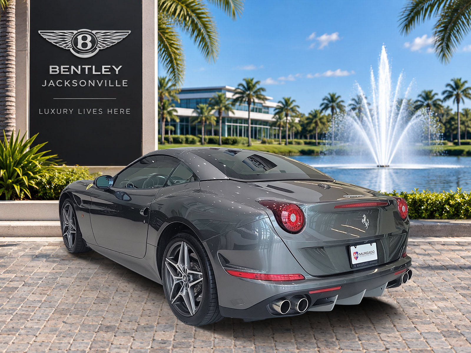 Used 2017 Ferrari California T RWD image 2