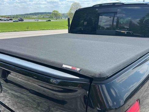 Used 2019 Nissan Titan SV w/ SV Convenience Package AWD/4WD image 11