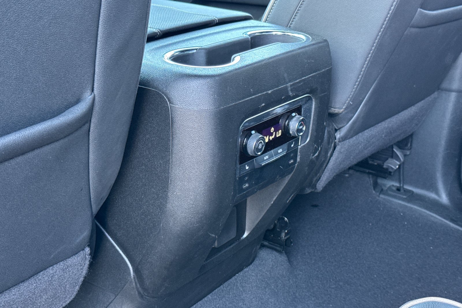 Used 2026 Chevrolet Suburban Premier AWD/4WD image 44
