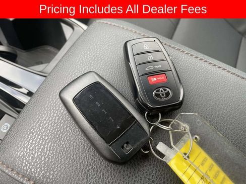 Used 2026 Toyota Camry XLE FWD image 34