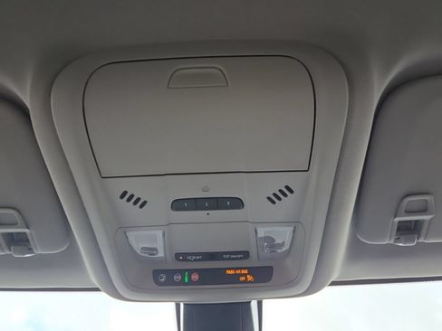 Used 2025 Chevrolet Blazer LT w/ Convenience Package FWD image 33