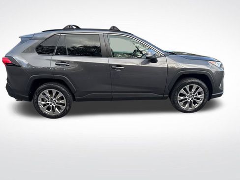 Used 2019 Toyota RAV4 XLE Premium image 5