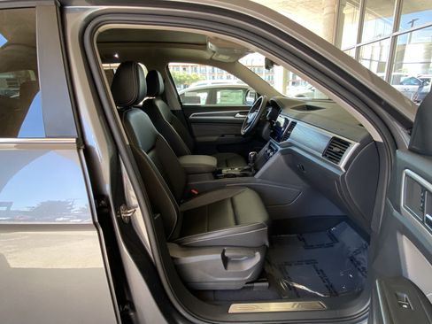 Certified 2023 Volkswagen Atlas SE w/ Panoramic Sunroof Package FWD image 44