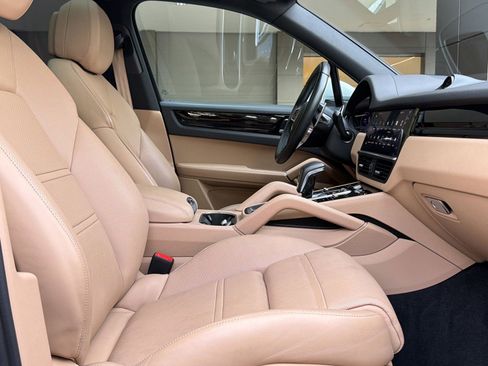 Used 2023 Porsche Cayenne S image 30