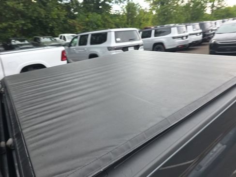 Used 2015 GMC Canyon SLE w/ SLE Convenience Package RWD image 11