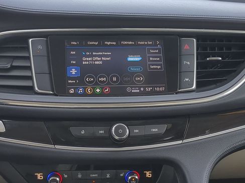 Used 2022 Buick Enclave Essence image 18