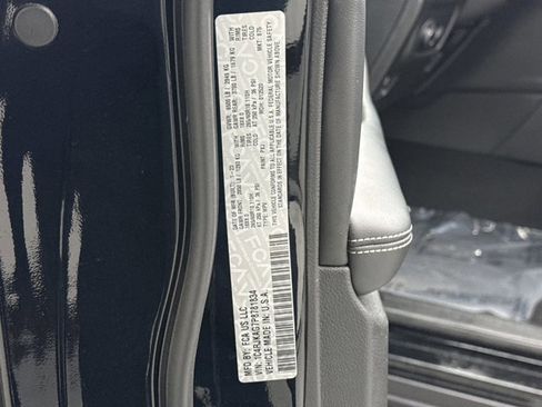 Used 2023 Jeep Grand Cherokee L Laredo image 22