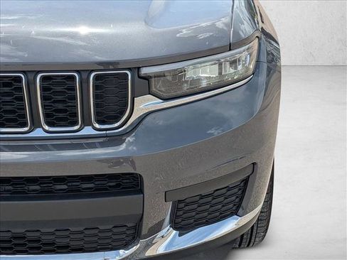 Used 2025 Jeep Grand Cherokee L Laredo AWD/4WD image 9