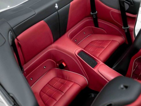 Used 2020 Ferrari Portofino RWD image 87