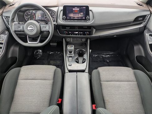 Used 2023 Nissan Rogue SV image 15