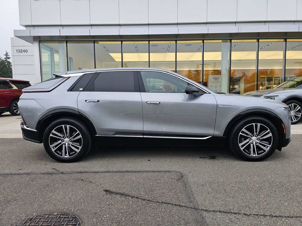 Certified 2024 Cadillac Lyriq Luxury AWD/4WD image 6