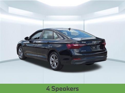 Used 2024 Volkswagen Jetta SE FWD image 4