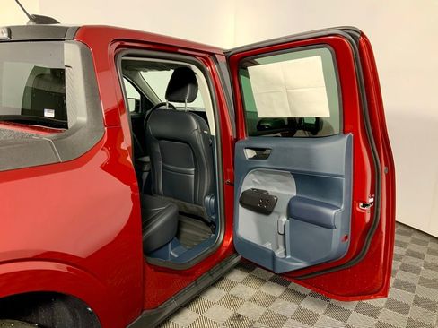 New 2026 Ford Maverick Lariat w/ Black Appearance Package image 31